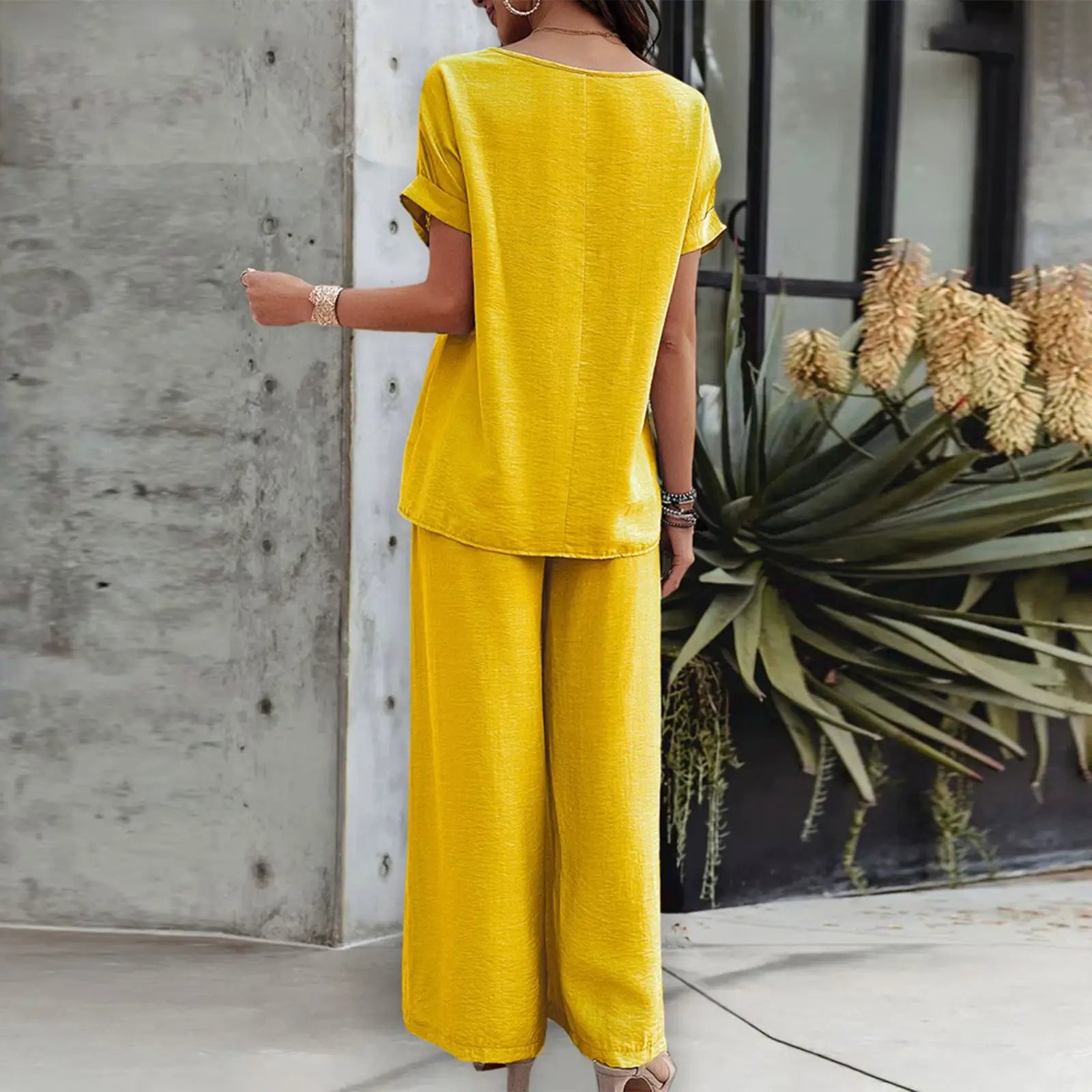 Conjunto de Manga Curta e Calças Largas Karine