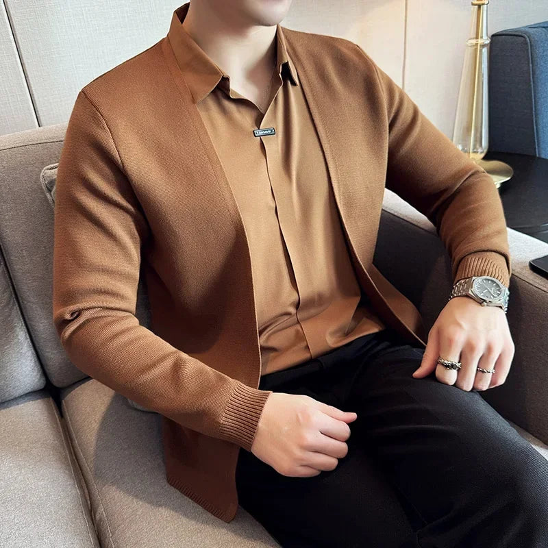 (KIT ÉLEGANCE SUPREME QUALITY A+)  CAMISA JOHN KARLO PREMIUM COM EFEITO CARDIGAN E DESIGN DE SOBREPOSIÇÃO + RELÓGIO DE LUXO Á PROVA D'ÁGUA MARCA CURREN ORIGINAL
