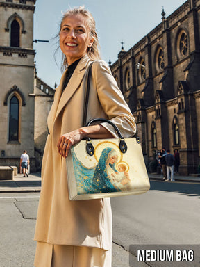 Bolsa de Couro O Abraço da Mãe Divina